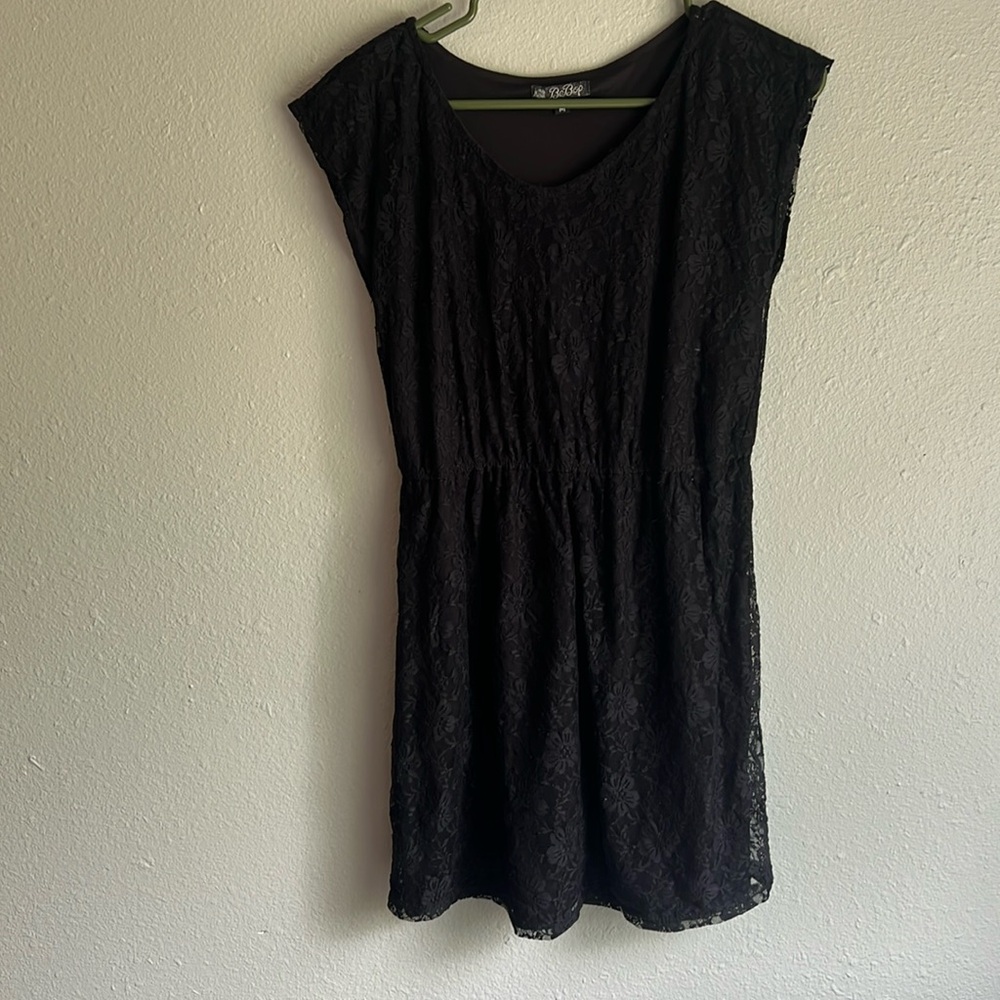 Medium black lace dress, stretch waist